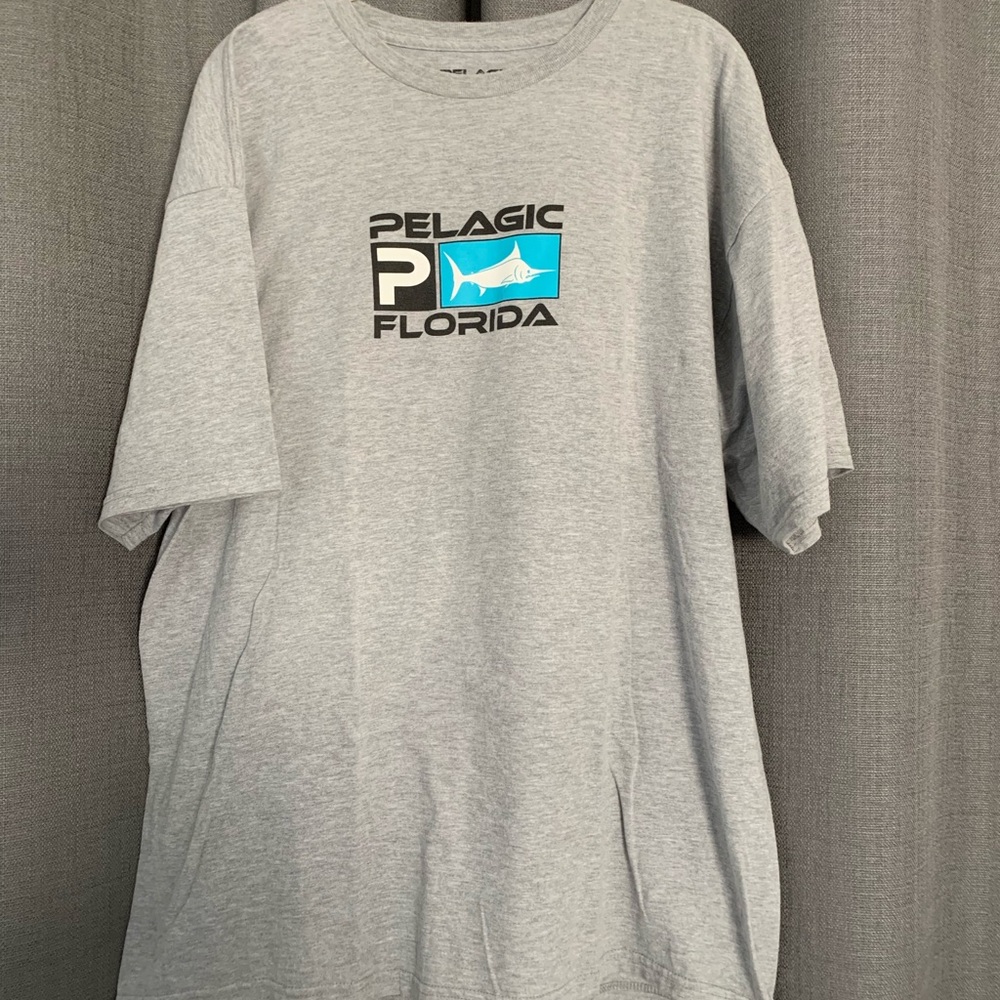 Men’s Pelagic XL short sleeve gray tshirt